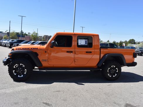 Used 2025 Jeep Gladiator Rubicon w/ Technology Group image 6