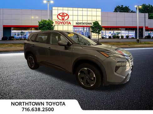 Used 2024 Nissan Rogue SV AWD/4WD image 8
