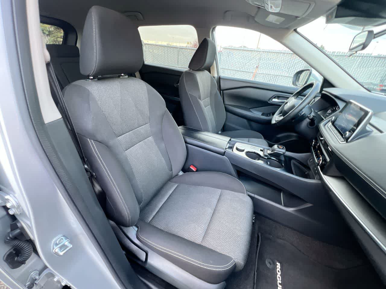 Used 2025 Nissan Rogue SV AWD/4WD image 28