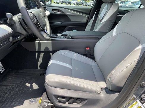 Used 2026 Toyota Camry SE w/ Convenience Package FWD image 13