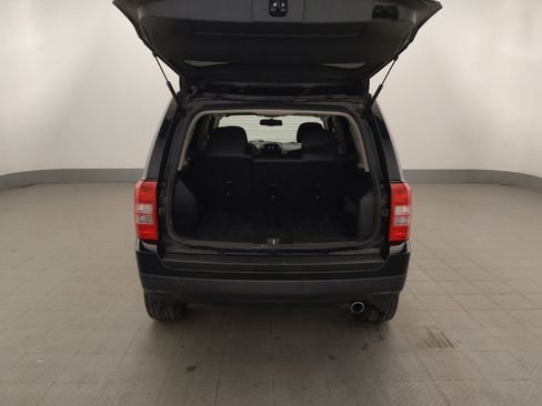 Used 2017 Jeep Patriot High Altitude AWD/4WD image 29
