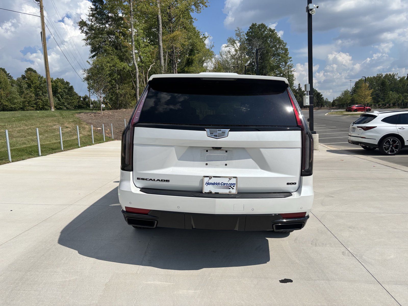 Used 2024 Cadillac Escalade Sport Platinum w/ LPO, ONYX Package AWD/4WD image 8