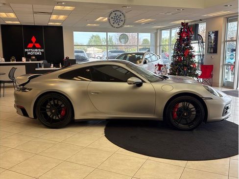 Used 2022 Porsche 911 Carrera GTS w/ Premium Package image 5