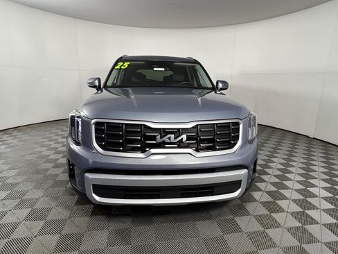 Used 2025 Kia Telluride S image 2