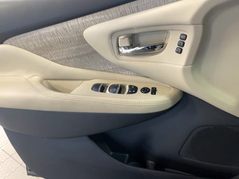 Used 2024 Nissan Murano SL image 9