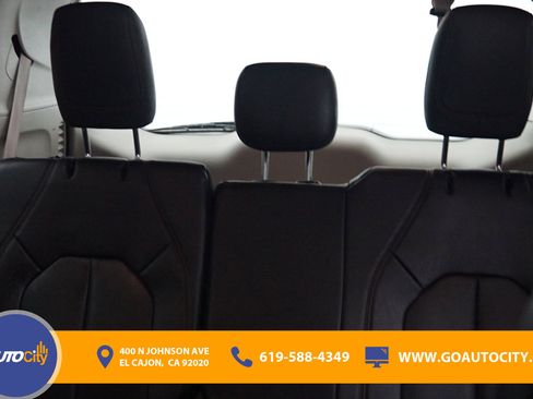 Used 2020 Chrysler Pacifica Touring-L FWD image 13