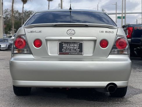 Used 2004 Lexus IS 300 image 9