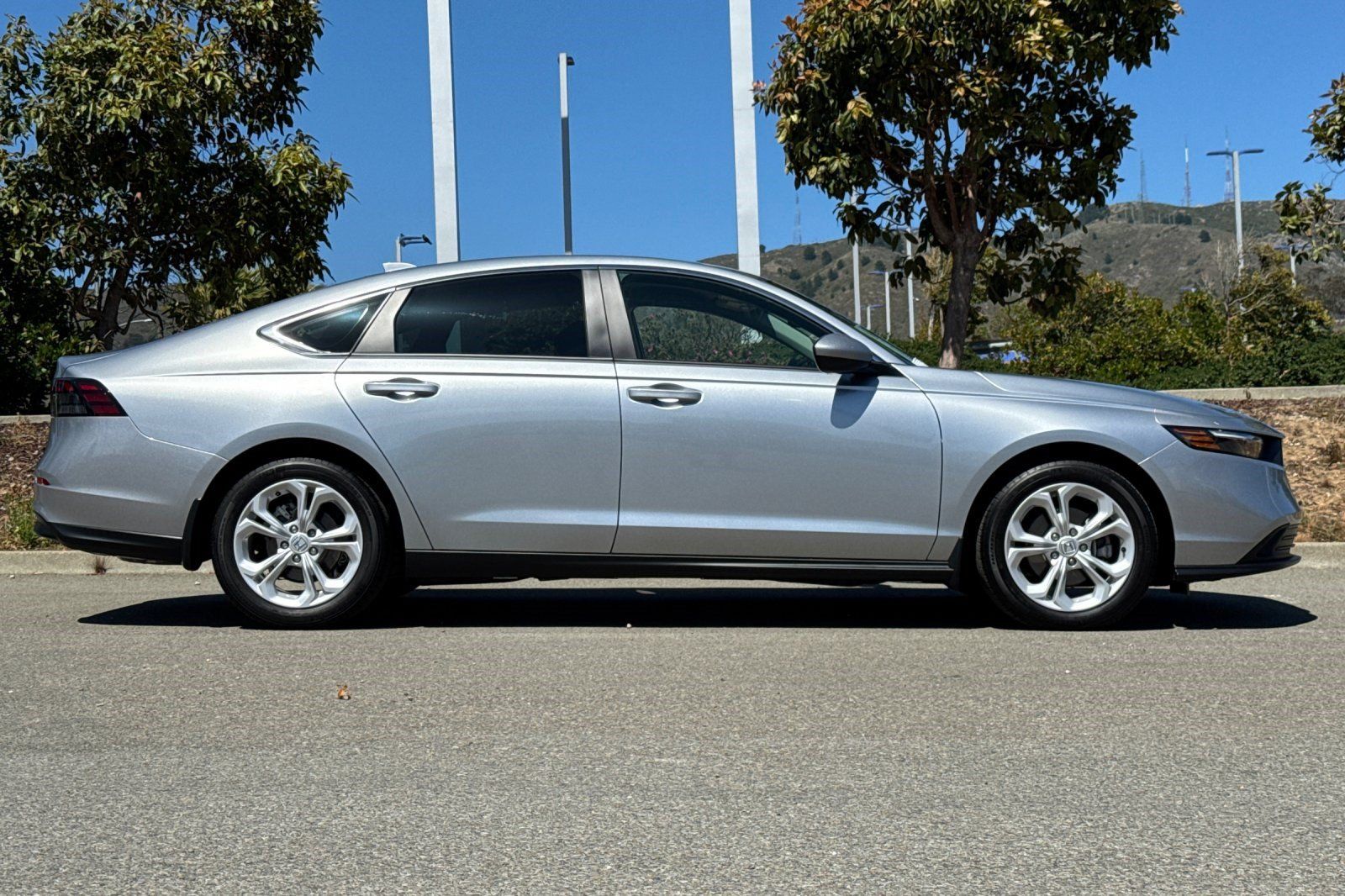 Certified 2025 Honda Accord LX image 7