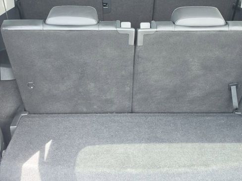 Used 2021 Volkswagen Tiguan SE w/ Panoramic Sunroof Package FWD image 6