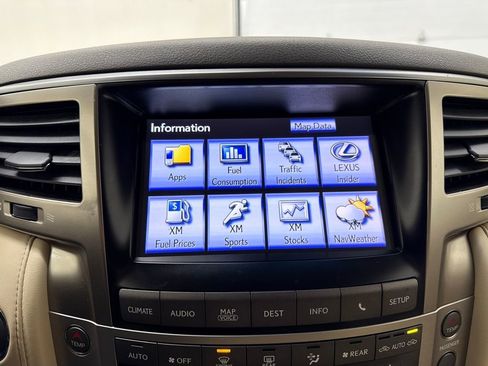 Used 2013 Lexus LX 570 4WD image 21