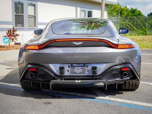 Used 2019 Aston Martin V8 Vantage Coupe RWD image 4