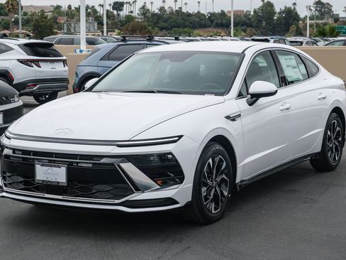 New 2025 Hyundai Sonata SEL image 3