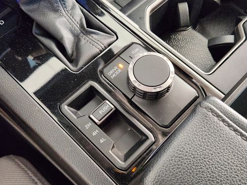 Used 2023 Toyota Tundra SR5 w/ SR5 Convenience Package image 21