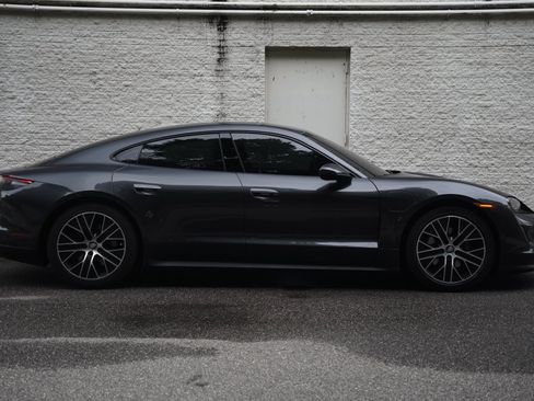 Used 2021 Porsche Taycan RWD image 8