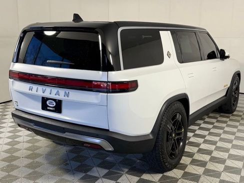Used 2023 Rivian R1S Launch Edition image 7