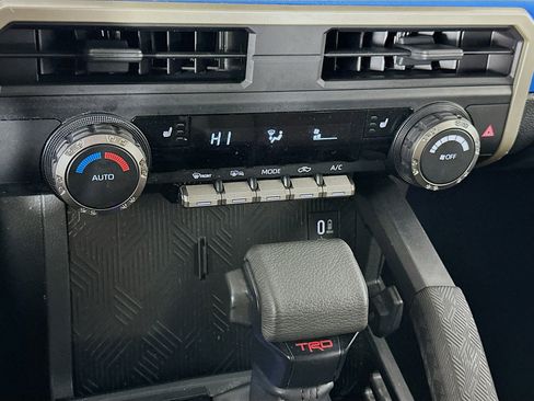 Used 2025 Toyota Tacoma TRD Off-Road image 23
