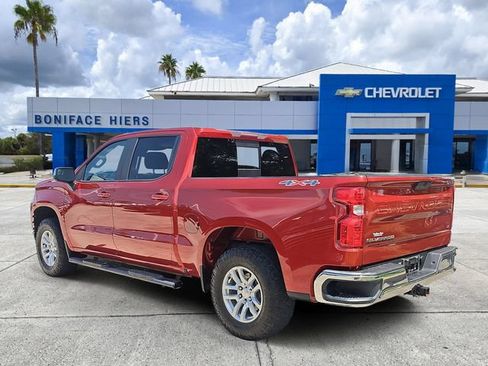 Used 2021 Chevrolet Silverado 1500 LT w/ Convenience Package II AWD/4WD image 3