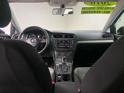 Used 2016 Volkswagen e-Golf SE w/ DC Fast Charging Package image 22