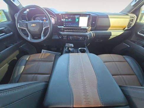 Used 2024 Chevrolet Silverado 1500 High Country w/ Technology Package image 10