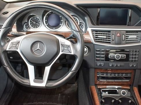 Used 2013 Mercedes-Benz E 550 4MATIC Sedan image 13