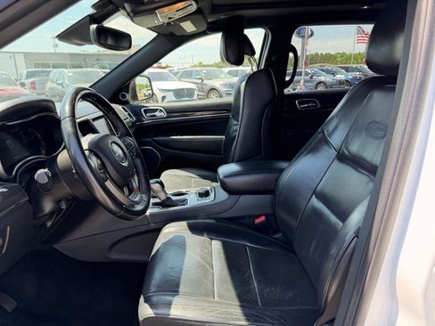 Used 2018 Jeep Grand Cherokee Overland image 15
