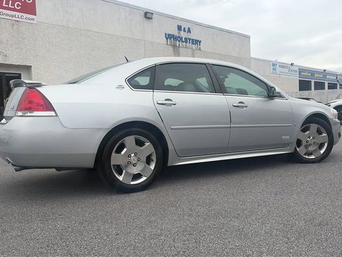 Used 2009 Chevrolet Impala SS w/ Convenience Package FWD image 10