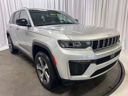 New 2026 Jeep Grand Cherokee Limited AWD/4WD image 25