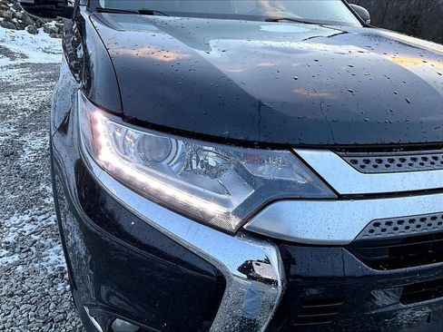 Used 2020 Mitsubishi Outlander SE image 27