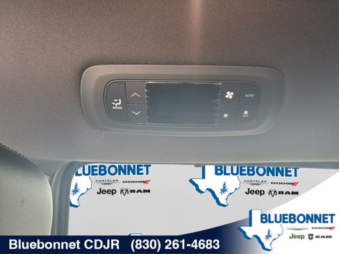 New 2026 Chrysler Pacifica Select FWD image 30