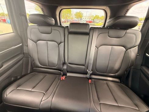 New 2026 Jeep Grand Cherokee Limited RWD image 24