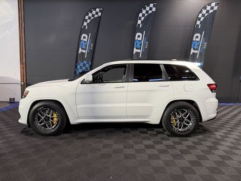 Used 2018 Jeep Grand Cherokee Trackhawk image 2