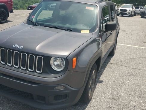 Used 2018 Jeep Renegade Sport w/ Power & Air Group FWD image 2