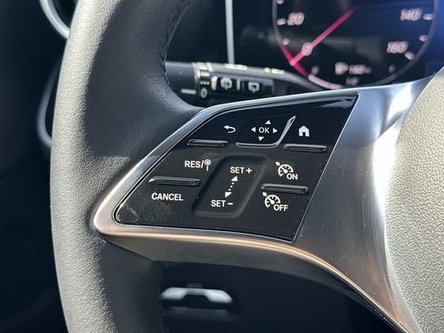 Used 2025 Mercedes-Benz GLC 300 4MATIC image 21