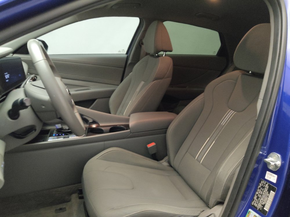 Used 2023 Hyundai Elantra SEL w/ Convenience Package FWD image 17