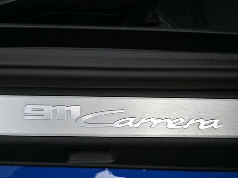 Certified 2025 Porsche 911 Carrera image 9