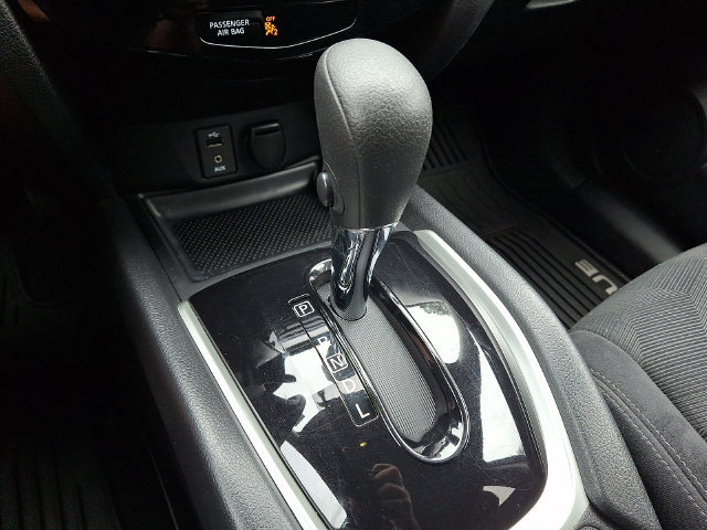 Used 2014 Nissan Rogue SV w/ SV Premium Package AWD/4WD image 14