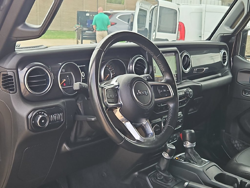 Used 2021 Jeep Wrangler Unlimited Sahara AWD/4WD image 13
