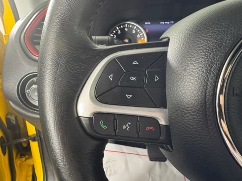 Used 2018 Jeep Renegade Trailhawk w/ UConnect 8.4 Nav Group AWD/4WD image 15