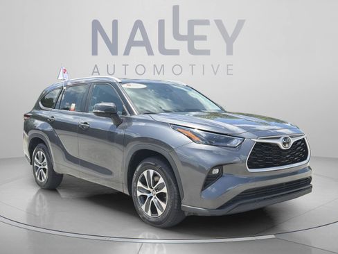 Certified 2024 Toyota Highlander XLE FWD image 7