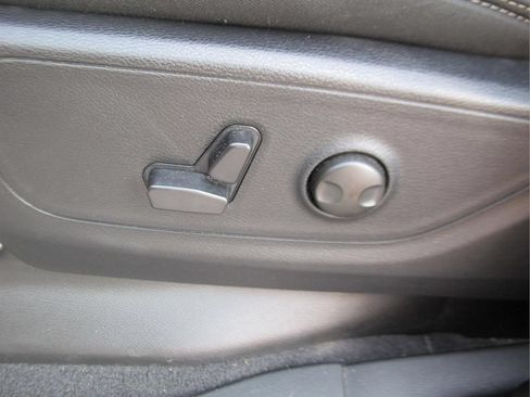 Used 2025 RAM 1500 Big Horn AWD/4WD image 12