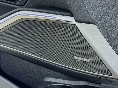 Used 2025 BMW M340i xDrive w/ Parking Assistance Package image 24