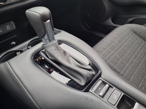 Certified 2026 Honda HR-V LX image 12