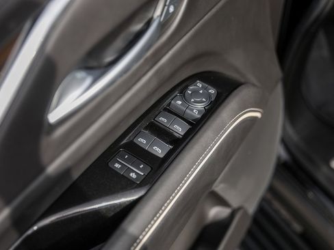 Used 2024 Cadillac Escalade Premium Luxury Platinum image 23