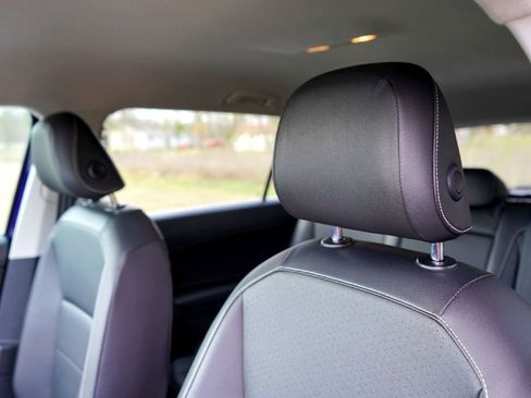 Used 2021 Volkswagen Tiguan SE w/ 3-Row Tiguan MDO Package image 11