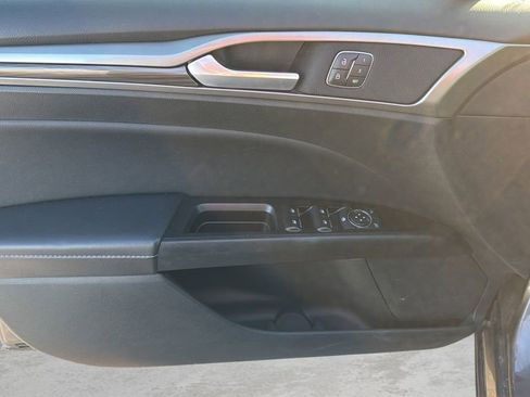 Used 2017 Ford Fusion SE w/ Fusion SE Technology Package image 53