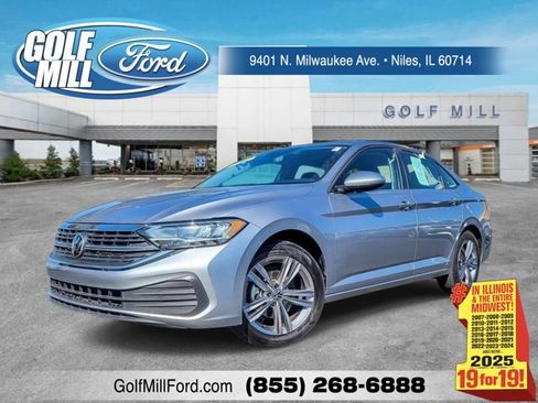 Used 2024 Volkswagen Jetta SE image 1