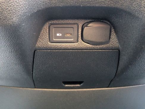 Used 2019 Mercedes-Benz Sprinter 1500 w/ Premium Plus Package image 22