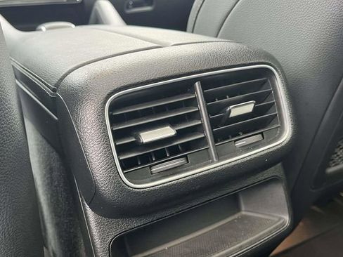 Used 2024 Mercedes-Benz GLE 350 GLE 350 w/ 3rd Row Seat Package image 21