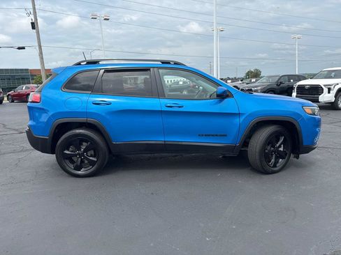 Used 2021 Jeep Cherokee Latitude Plus AWD/4WD image 10