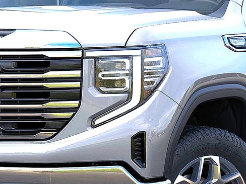 Used 2026 GMC Sierra 1500 SLT image 10